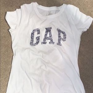 women’s medium gap shirt